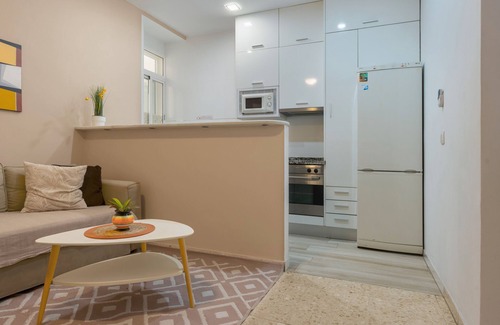 San Vicente Apartment | Apartment 'Sevilla' with Wi-Fi and Air Conditioning