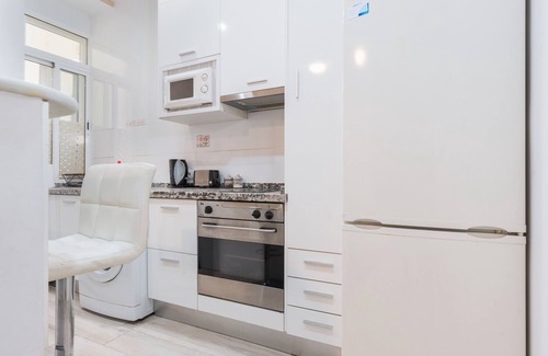 San Vicente Apartment | Apartment 'Sevilla' with Wi-Fi and Air Conditioning