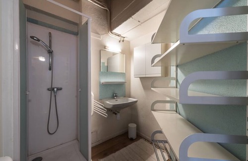 Tignes Apartment | Apartment sleeps 4 near convenience