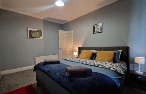 Ashington Apartment | Apartment - Sleeps 4 - Parking - WiFi