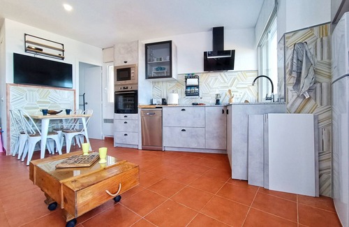 Vinaros Apartment | Apartment "Sol" on the Seafront with Air Conditioning and Wi-Fi