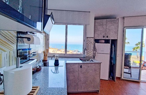 Vinaros Apartment | Apartment "Sol" on the Seafront with Air Conditioning and Wi-Fi