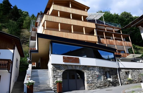 Burgusio Apartment | Apartment 'Sonnenaufgang 1' with Mountain View, Shared Terrace and Wi-Fi