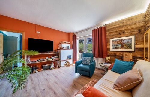Lana Apartment | Apartment 'Sonnenparadies Ronzone' with Mountain View, Private Terrace and Wi-Fi