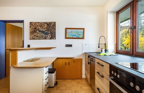 Langenargen Apartment | Apartment "Sonnenstube" with Shared Garden & Wi-Fi