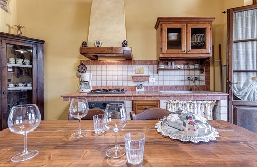 San Miniato Apartment | Apartment 'Staccia Buratta' with Shared Pool, Private Garden and Wi-Fi