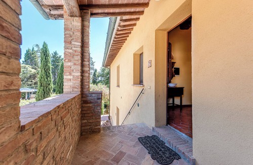 San Miniato Apartment | Apartment 'Staccia Buratta' with Shared Pool, Private Garden and Wi-Fi