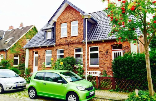 Buxtehude Apartment | Apartment starboard - guesthouse town country river