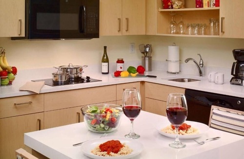 Arrowood Hotel | Apartment-Style Suite w/Fully Equipped Kitchen – Perfect Stay Near Carowinds