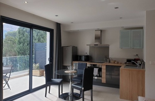 Cassis Apartment | Apartment-Suite-Supérieur-Terrace-Private Bathroom