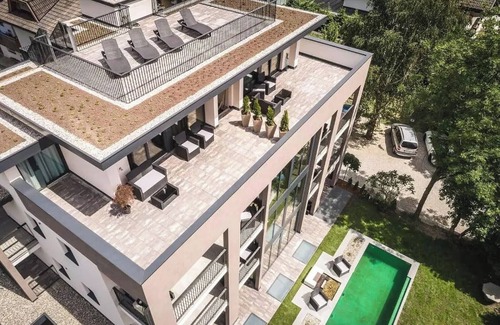 Sand in Taufers Apartment | Apartment 'Superior Xl- 0 Right' with Mountain View, Shared Pool and Wi-Fi