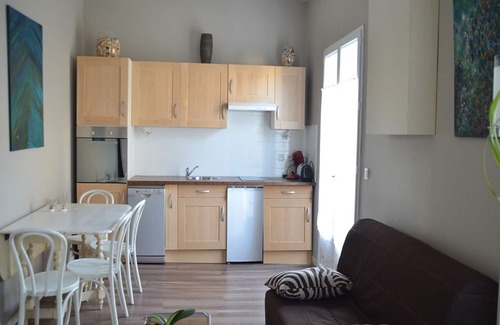 Andernos-les-Bains Apartment | Apartment-Traditional-Wet room-Garden view-Jardin
