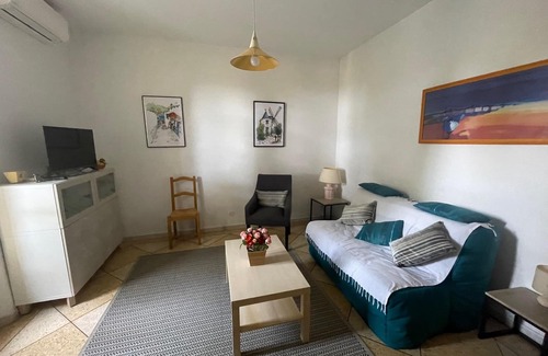La Garde Apartment | Apartment T1 bis on the ground floor of a villa with terrace close to the beach
