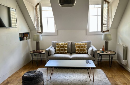 Saint Seurin - Fondaudege Apartment | Apartment 'T2 Centre-ville' with Wi-Fi