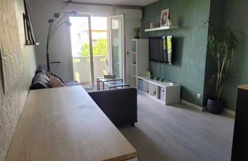 Estanove Apartment | Apartment T2 near the rugby's stadium