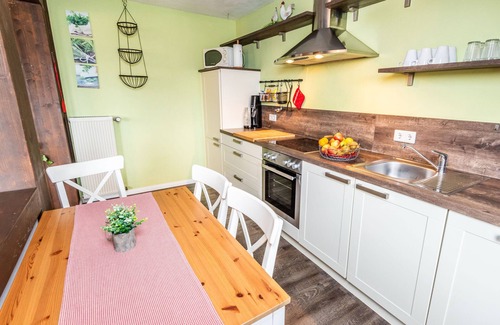 Helden Apartment | Apartment 'Talblick' with Mountain View, Shared Terrace and Wi-Fi