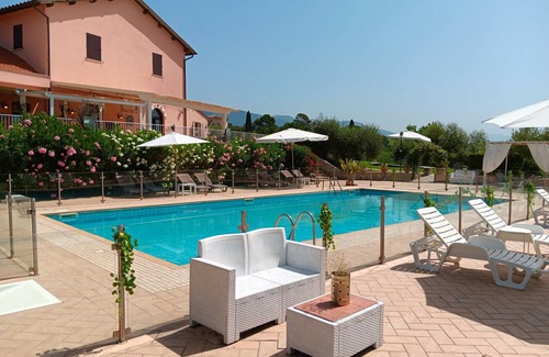 Fornole Apartment | Apartment 'Tenuta Marchesi Fezia - 1' with Shared Pool, Wi-Fi and Air Conditioning