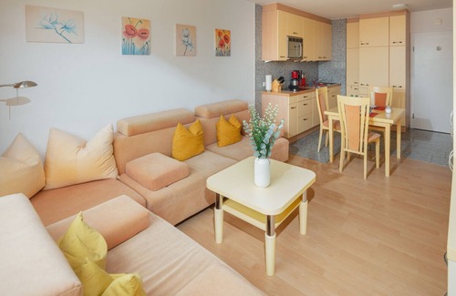 Norderney Apartment | Apartment 'Terracotta' with Balcony and Wi-Fi