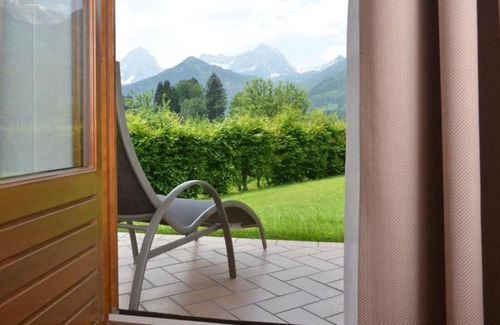 Hinterstoder House | Apartment - Terrasse, Bergblick 40m² - Frühstück - Landhotel Gressenbauer