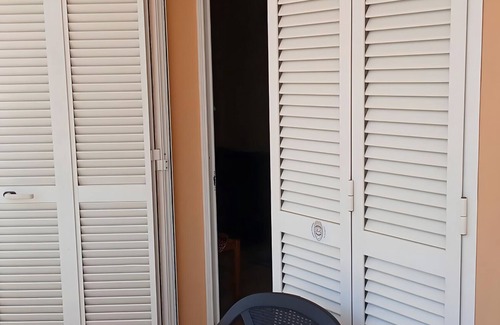 Olbia Apartment | Apartment 'The Lion's Head' with Private Terrace, Wi-Fi and Air Conditioning