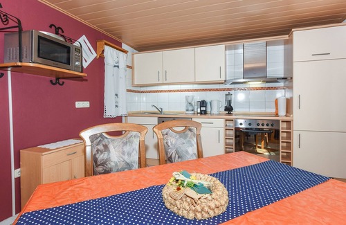 Kolker Apartment | Apartment Theesfeld