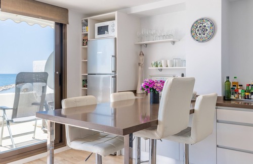 Altea Apartment | Apartment 'Top First Line Altea' with Sea View, Wi-Fi and Air Conditioning