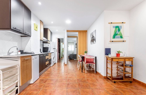 Valencia City Centre Apartment | Apartment 'Torres De Quart Tu Casa' with Balcony, Wi-Fi and Air Conditioning