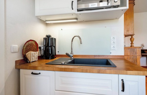 Maring-Noviand Apartment | Apartment 'Tresorzimmer - Studio' with Mountain View, Shared Terrace and Wi-Fi