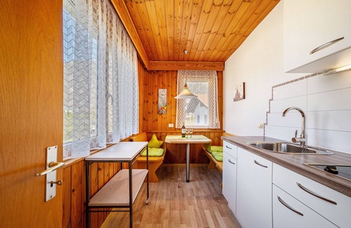 Naturno Apartment | Apartment 'Typ B Haus Pöder' with Mountain View, Shared Garden and Wi-Fi