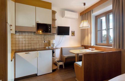 Lagundo Apartment | Apartment 'Typ B' with Mountain View, Shared Terrace and Wi-Fi