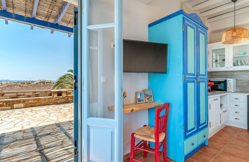 Agios Ioannis Apartment | Apartment 'Unit 1' with Sea View, Wi-Fi and Air Conditioning