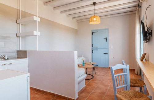 Agios Ioannis Apartment | Apartment 'Unit 3' with Sea View, Wi-Fi and Air Conditioning