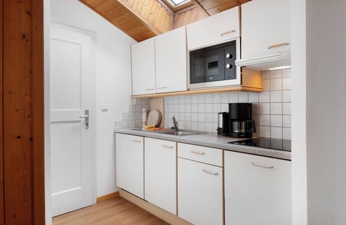 Lagundo Apartment | Apartment 'Unterdornerhof A' with Mountain View, Private Terrace and Wi-Fi