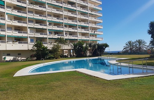 Marbella City Centre Apartment | Apartment 'Urban beach Imperator' with Sea View, Pool, A/C & Wi-Fi