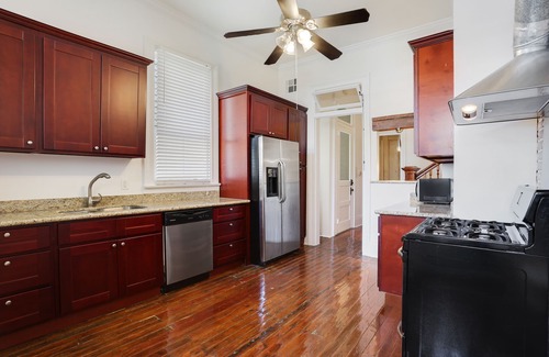 Uptown Historic District Apartment | Apartment