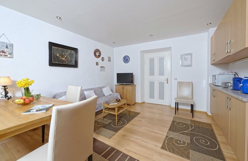 Aschau im Chiemgau Apartment | Apartment VII in the main house 40 sqm with separate bedroom and balcony