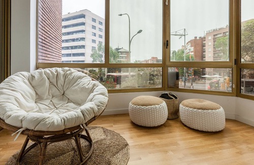 Les Tres Torres Apartment | Apartment 'Via Augusta' with Wi-Fi and Air Conditioning