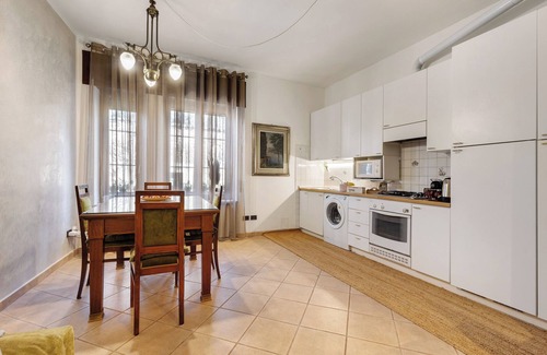 San Zeno Apartment | Apartment 'Via T Da Vico 11' with Shared Garden, Wi-Fi and Air Conditioning