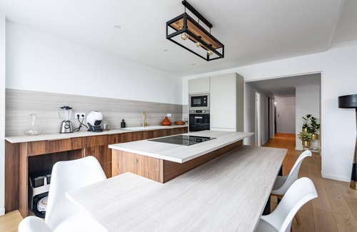 Puteaux Apartment | Apartment view of all of Paris