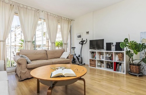 Poblenou Apartment | Apartment Vila Olimpica Sant Marti by Interhome
