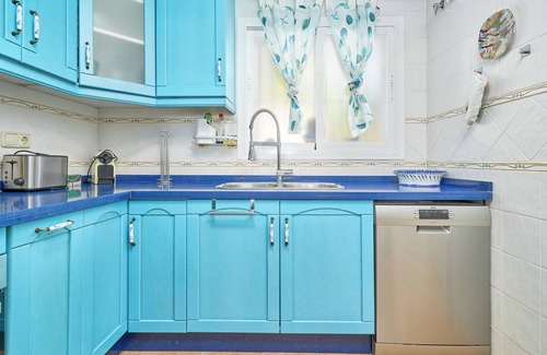 Almunecar Apartment | Apartment 'Vista Al Mar' with Sea View, Wi-Fi and Air Conditioning