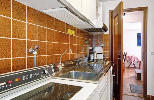 La Palud Apartment | Apartment 'Vista Monte Bianco' with Mountain View and Private Garden