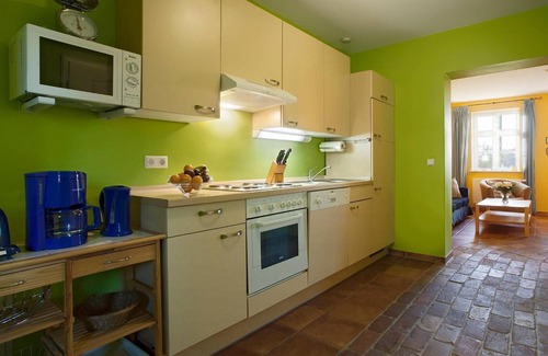 Lancken-Granitz Apartment | Apartment 'Vogelhaus Gobbin Fink' with Sea View, Shared Terrace and Wi-Fi