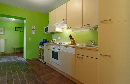 Lancken-Granitz Apartment | Apartment 'Vogelhaus Gobbin Fink' with Sea View, Shared Terrace and Wi-Fi