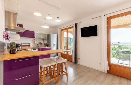 La Ciotat Apartment | Apartment 'Vue Mer' with Sea View, Private Terrace and Wi-Fi