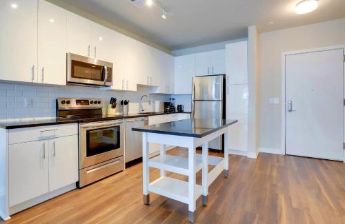 Jefferson Manor Apartment | Apartment w 2BR and Amazing Building Facilities!