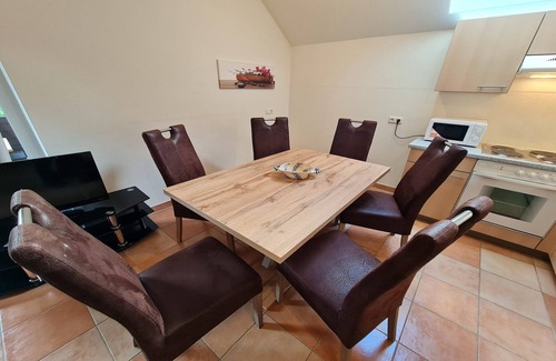 Bad Kleinkirchheim Apartment | Apartment with mountain & slope view