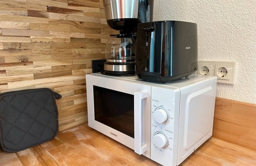 Biebesheim am Rhein Apartment | Apartment 'Wohnen Auf Zeit - No2' with Wi-Fi