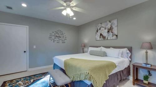 Thunderbolt Apartment | Apartment w Gazebo & Pool-Swanky Savannah Style