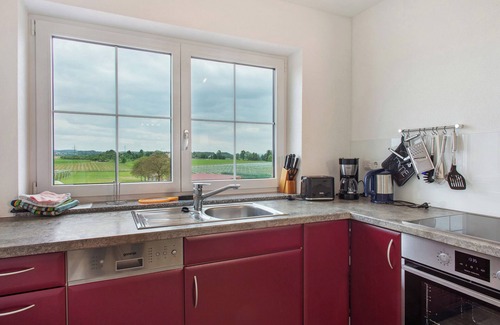 Waggershausen Apartment | Apartment 'Waldblick' with Shared Terrace, Shared Garden and Wi-Fi